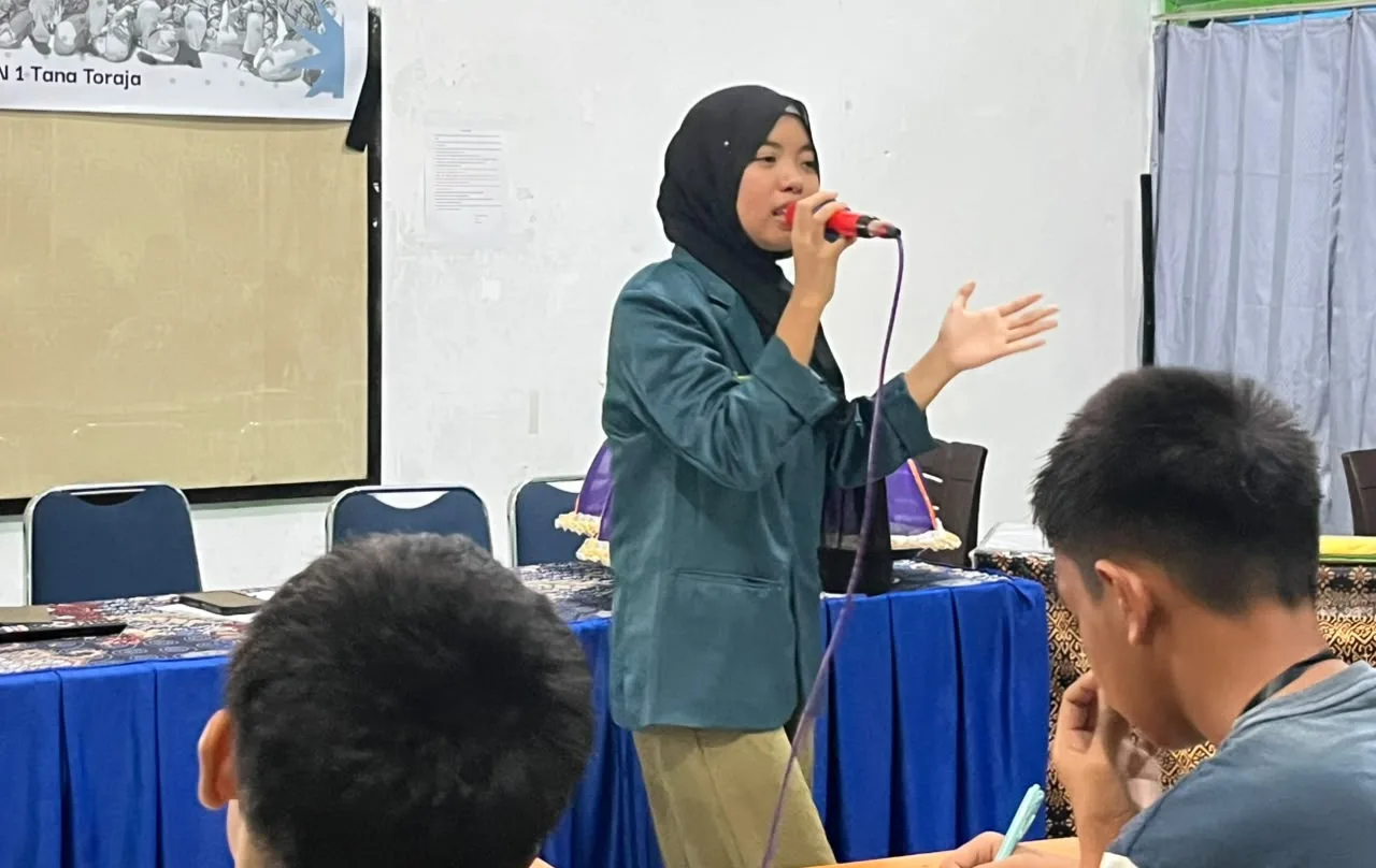 Ketua IPPNU Tana Toraja Bawakan Materi Kecakapan Organisasi dengan Seru, Peserta LDKSM Antusias