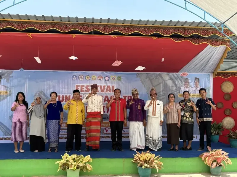 Unjuk Bakat dan Lestarikan Bahasa Daerah, MTsN 1 Tana Toraja Raih Tiga Piala di FTBI 2026